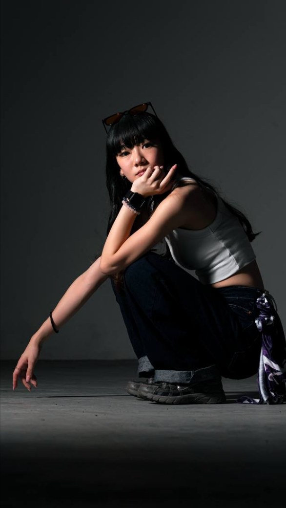 Amanda posing