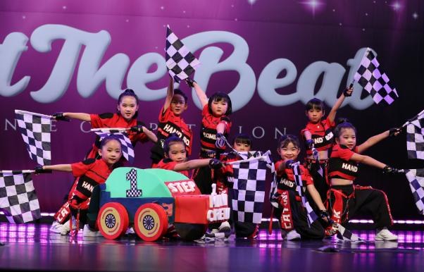 STEP Mini Crew on stage, photo 2