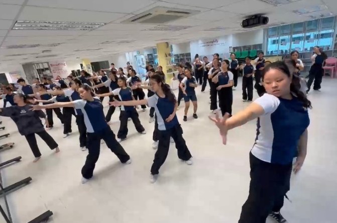 STEP students in a school dance class, photo 2