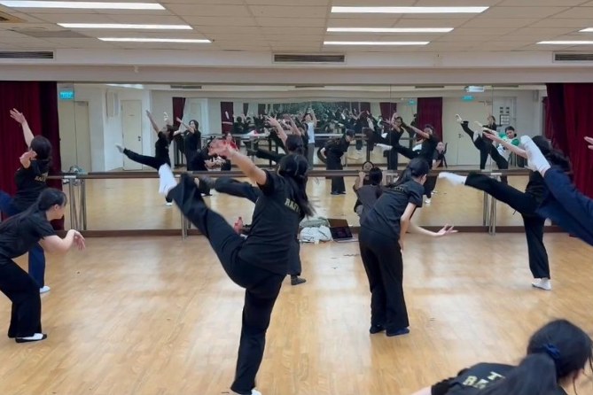 STEP students in a school dance class, photo 3