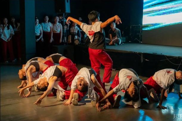 STEP Youth Crew on stage, photo 2