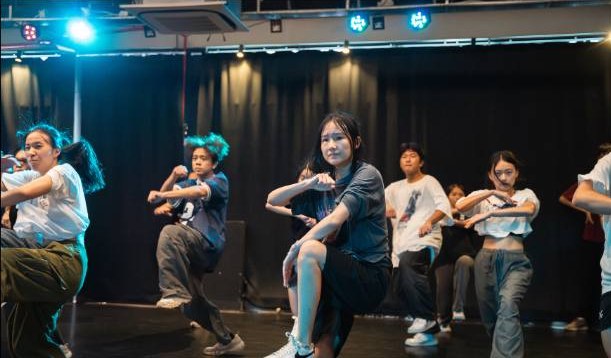 STEP Youth Crew on stage, photo 4